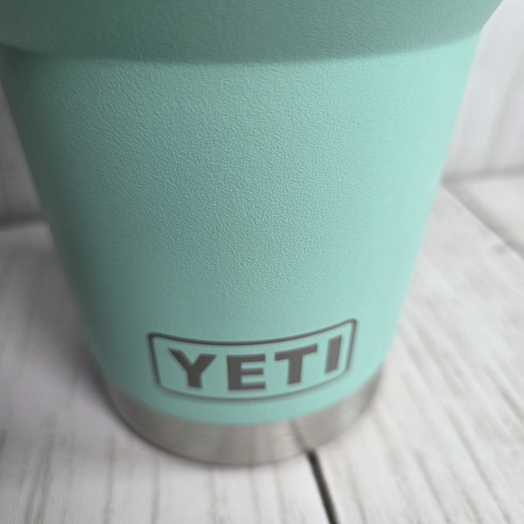 Yeti Seafoam Green Stainless Steel Insulated Tumbler with Lid Two Straws - Picture 2 of 6